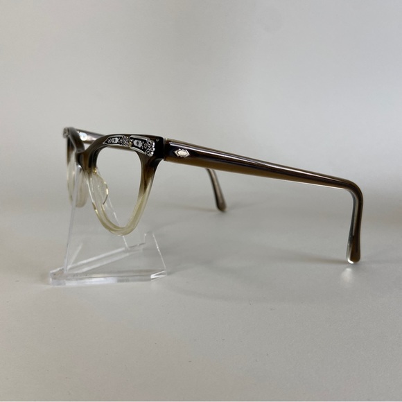 ❌ SOLD ❌ Liberty 5-3/4 USA Ladies Ornate Cat Eye eyeglass frames Vintage 60’s - Picture 2 of 7